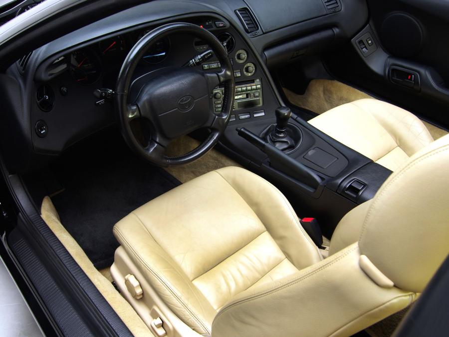 Интерьер Toyota Supra Turbo Targa (JZA80) 1993 года  (NA) (фото 3 из 39)